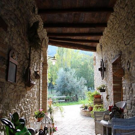 Casale Fontanile Bed And Breakfast Smerillo 외부 사진