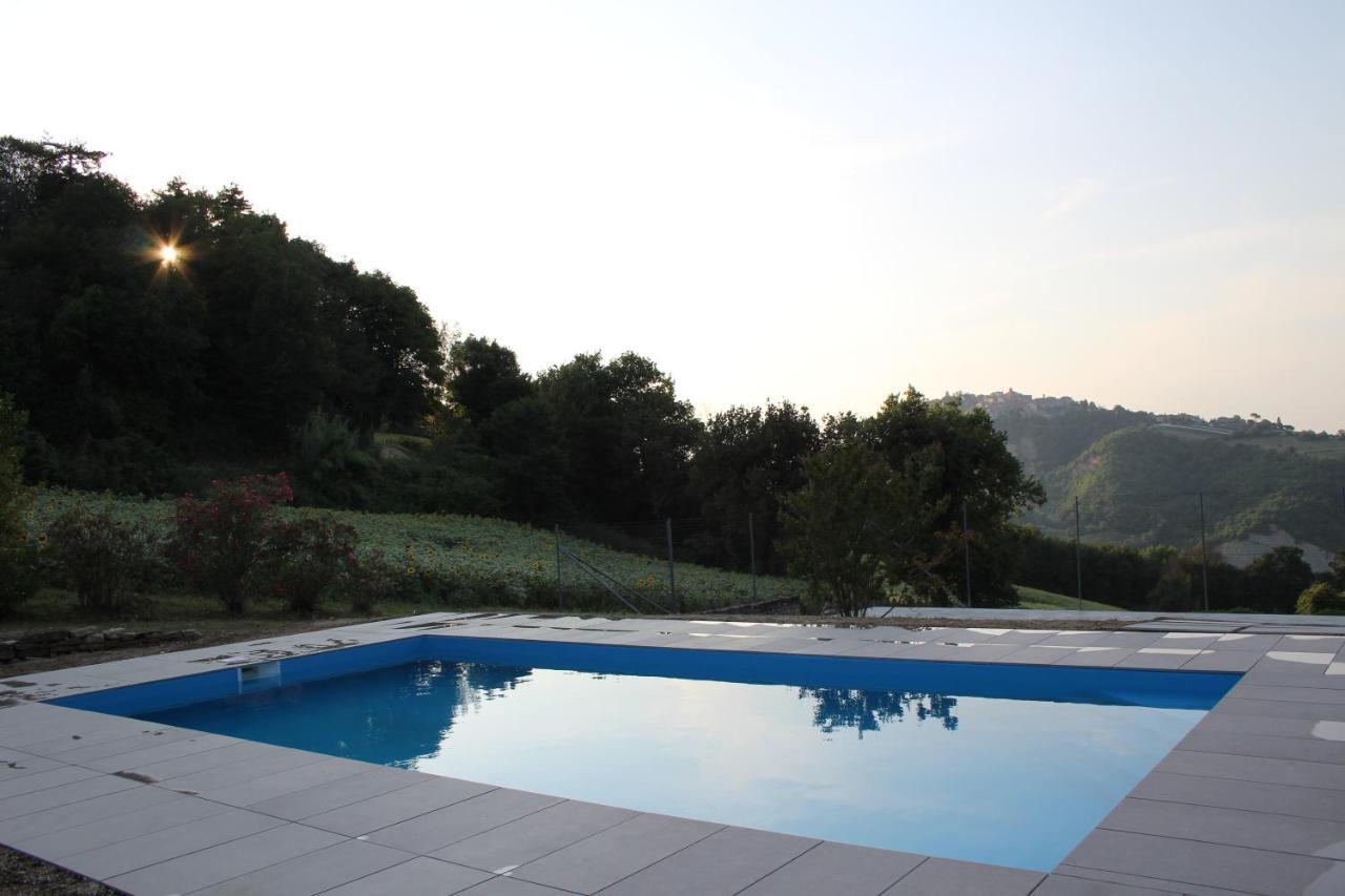 Casale Fontanile Bed And Breakfast Smerillo 외부 사진