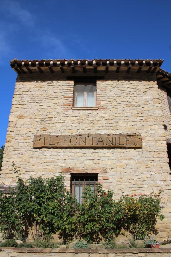 Casale Fontanile Bed And Breakfast Smerillo 외부 사진